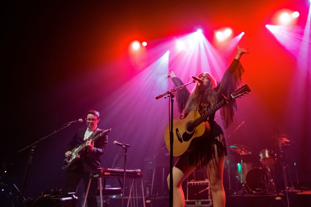 Lola Kirke performs at The Vic Theatre in Chicago on Feb. 21, 2023.